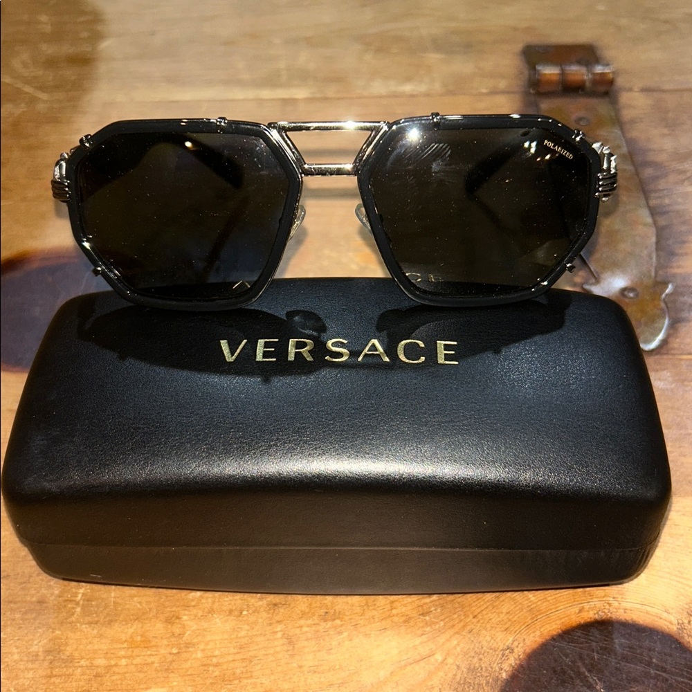 Authentic Versace MOD2228 Medusa Geometric Sunglasses Black Italy LuxuryDesigner - Picture 2 of 9